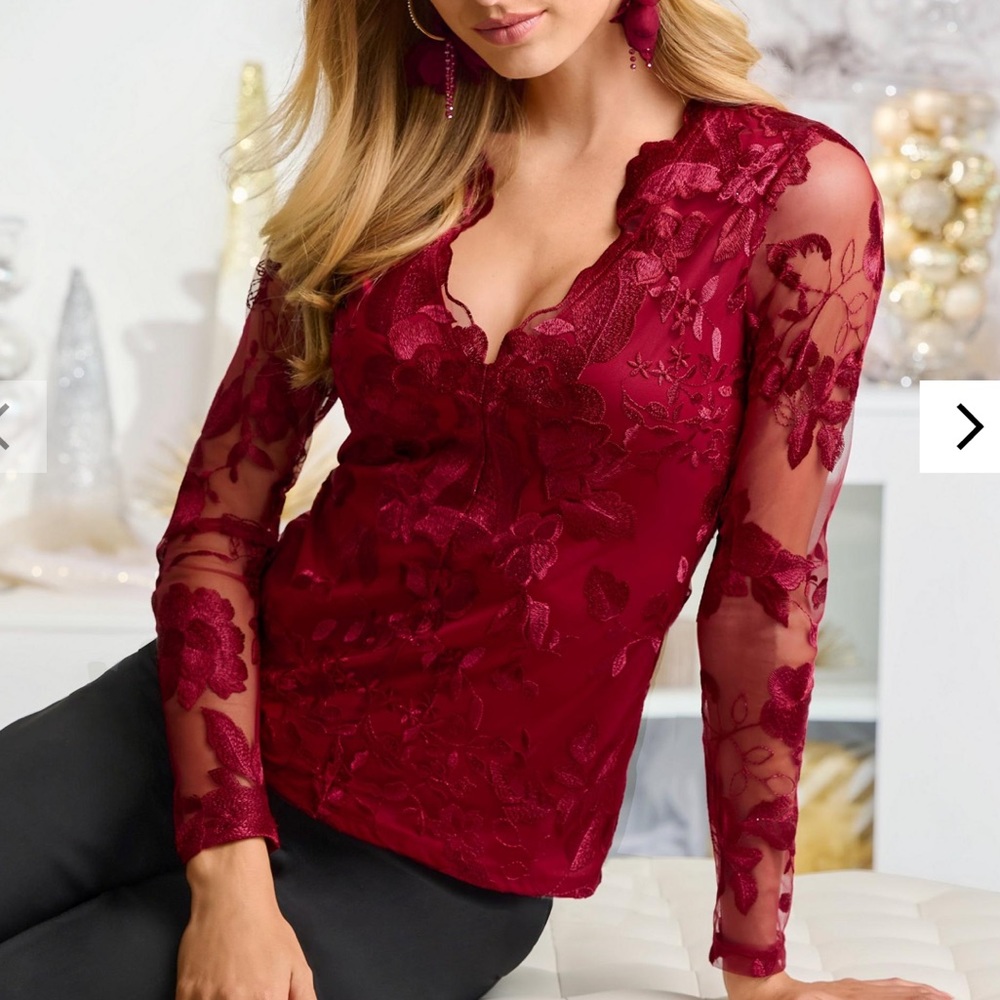 Scalloped Embroidered Lace Illusion Top XXS. XS